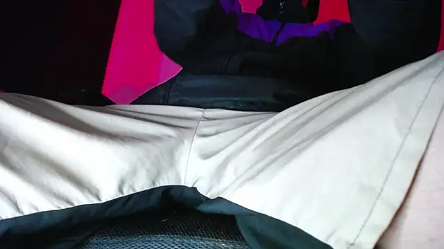 zacwatson  online show from November 13, 2025, 1:53 am