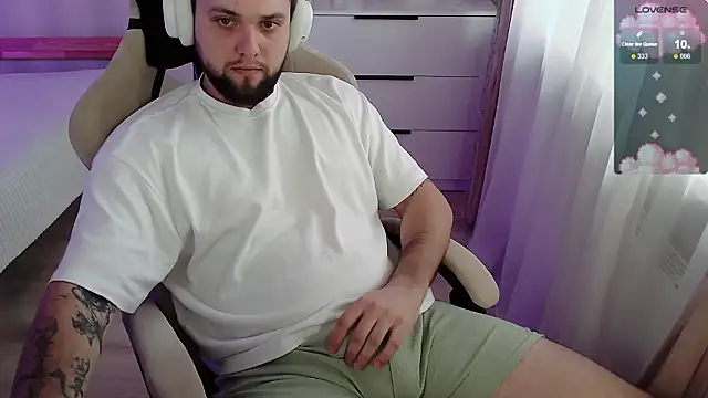 Snapshot of ChillyXO chatting on March 2, 2026, 11:28 am ChillyXO online show from March 2, 2026, 11:28 am