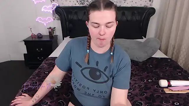 DaisieMaeXO online show from February 25, 2026, 12:00 am