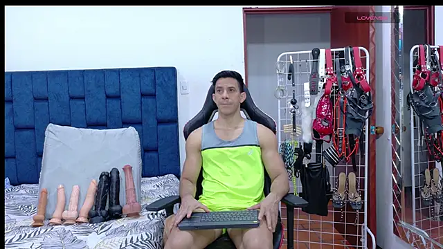 Snapshot of JoseRumbero26 chatting on May 1, 2026, 2:16 am JoseRumbero26 online show from May 1, 2026, 2:16 am