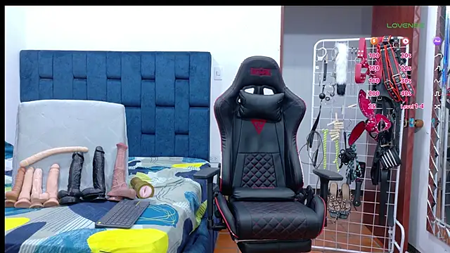 JoseRumbero26 online show from February 13, 2026, 2:11 am