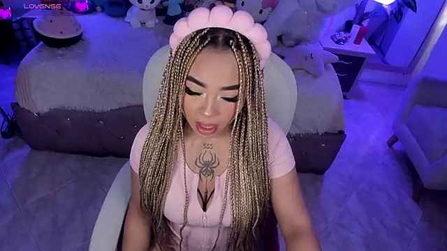 conny  curly online show from March 18, 2025, 1:12 pm