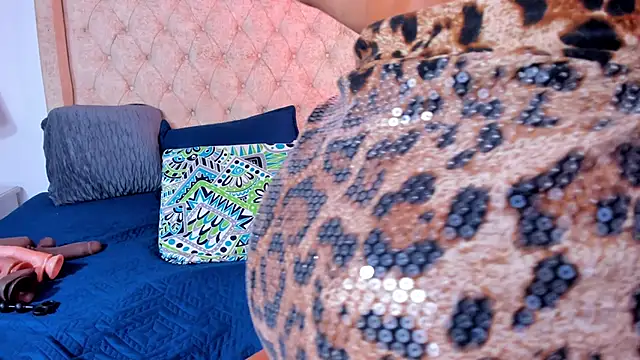 natalia collinslim online show from September 23, 2025, 3:57 am