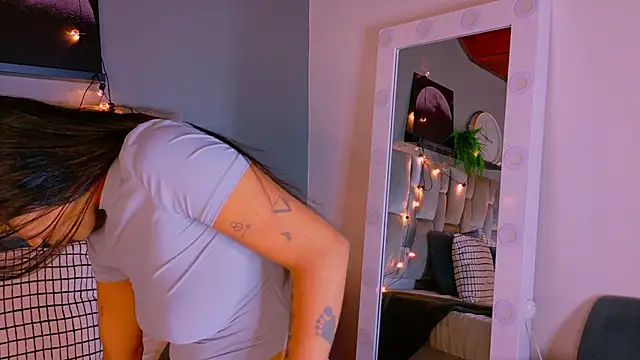 rachellmartinez online show from October 22, 2025, 11:42 am