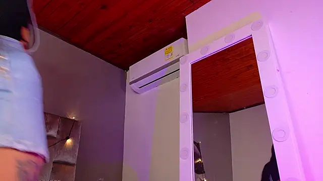 rachellmartinez online show from November 1, 2025, 11:37 am