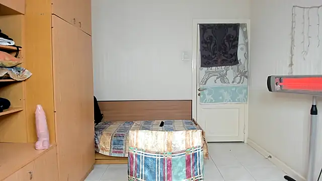 Snapshot of hot_muscle chatting on November 6, 2025, 5:50 pm hot muscle online show from November 6, 2025, 5:50 pm