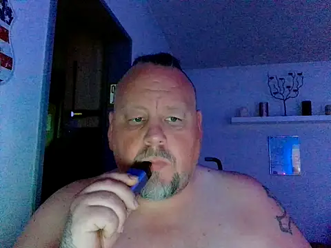 pimmelmann3 online show from May 17, 2026, 6:52 pm