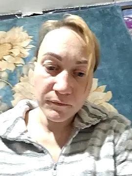 wLESLYMOSw online show from November 26, 2025, 3:45 pm