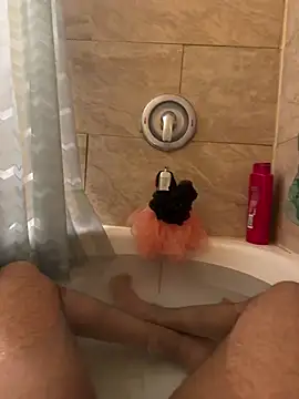 Snapshot of VFuck4U_xxx chatting on March 21, 2025, 10:39 pm VFuck4U xxx online show from March 21, 2025, 10:39 pm