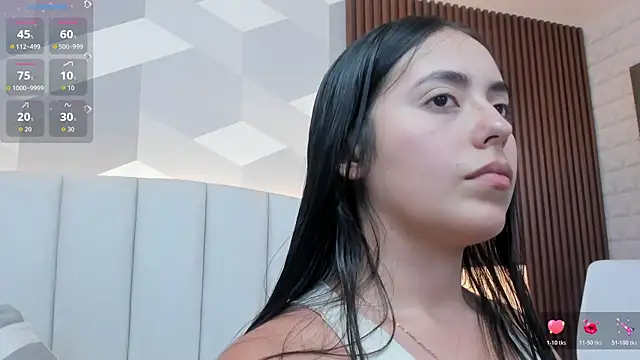 Julietasantos   online show from May 20, 2026, 6:27 pm