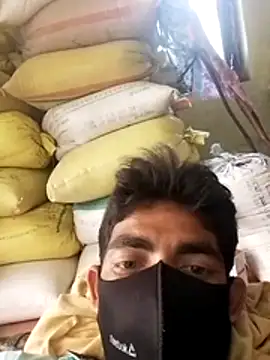 arpitverma0723 online show from May 6, 2026, 7:01 am