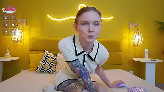 lessysweety online show from November 6, 2025, 4:05 am