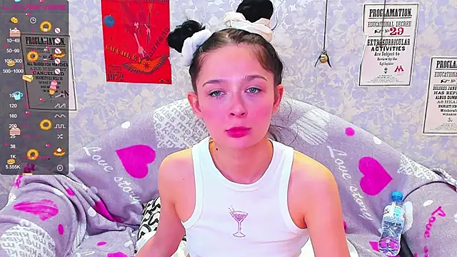 Snapshot of Vanessa_Florence chatting on February 8, 2025, 6:22 am Vanessa Florence online show from February 8, 2025, 6:22 am