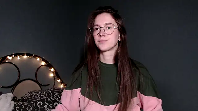 Snapshot of wow__kelly chatting on October 20, 2025, 2:39 pm wow kelly online show from October 20, 2025, 2:39 pm