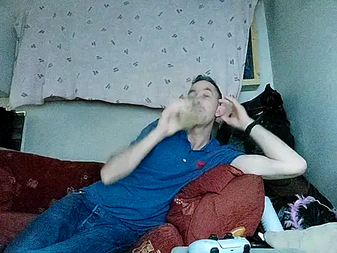 Snapshot of irishtommy1986 chatting on July 26, 2026, 8:27 pm irishtommy1986 online show from July 26, 2026, 8:27 pm