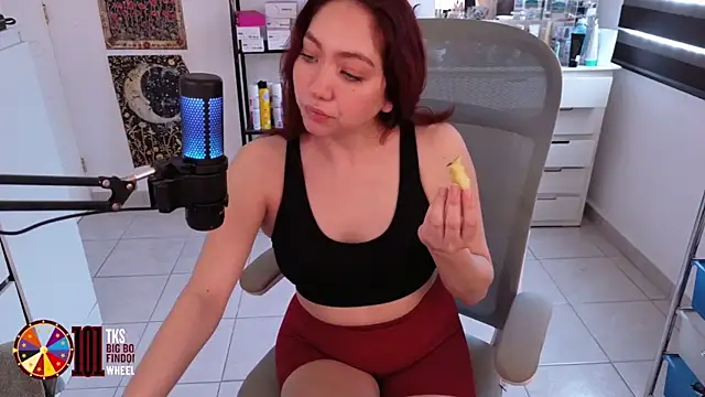 LilyVelvett online show from June 29, 2026, 5:56 pm