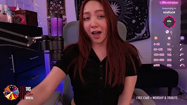 LilyVelvett online show from August 5, 2026, 2:38 am