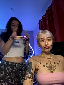 Snapshot of Dooubletroublee chatting on September 25, 2025, 10:16 pm Dooubletroublee online show from September 25, 2025, 10:16 pm