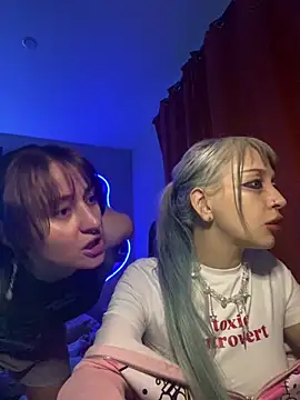 Dooubletroublee online show from November 13, 2025, 11:30 pm