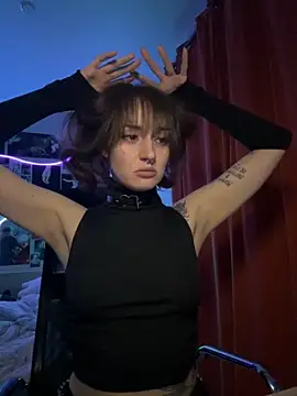 Dooubletroublee online show from October 26, 2025, 7:47 pm