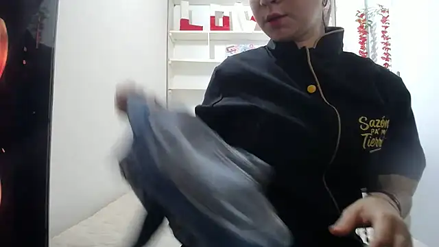 Snapshot of Luna_girlhot_ chatting on October 30, 2025, 9:01 pm Luna girlhot  online show from October 30, 2025, 9:01 pm