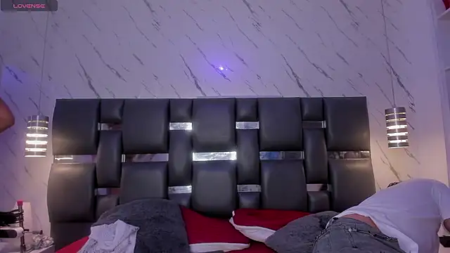 PittAndLunaa online show from March 5, 2026, 12:35 pm