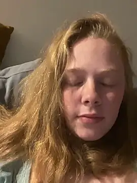 Snapshot of daddyscumprincess chatting on October 31, 2025, 1:35 am daddyscumprincess online show from October 31, 2025, 1:35 am