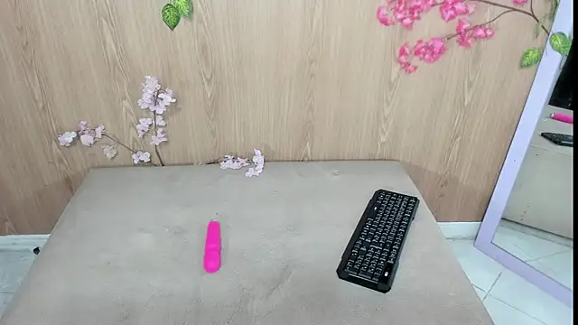 jenelotizz06 online show from May 22, 2026, 2:42 am