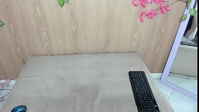 jenelotizz06 online show from June 16, 2026, 2:33 am