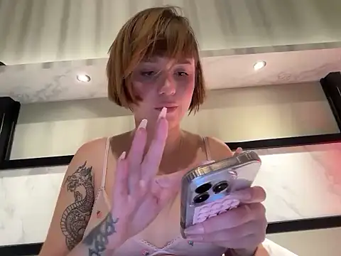 lovingggirll online show from September 28, 2025, 6:59 pm