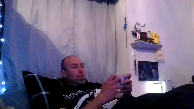 Snapshot of El_Gizmo chatting on June 1, 2026, 6:13 am El Gizmo online show from June 1, 2026, 6:13 am