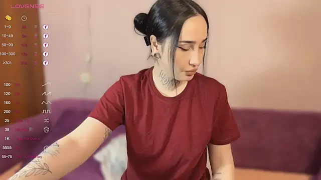 AnastasiaSun online show from November 1, 2025, 4:01 pm