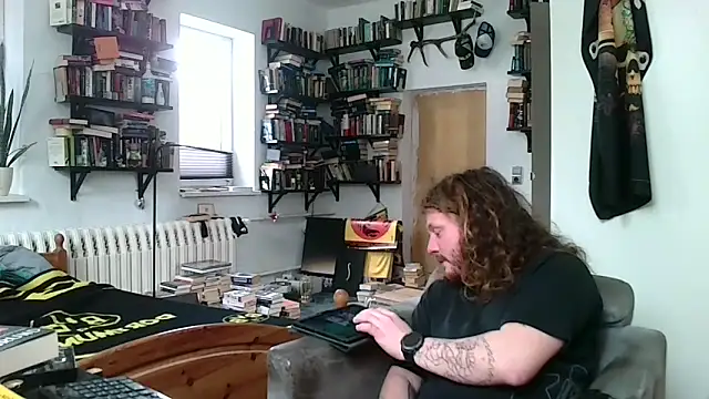 Snapshot of sunr1sa chatting on February 2, 2026, 9:41 am sunr1sa online show from February 2, 2026, 9:41 am