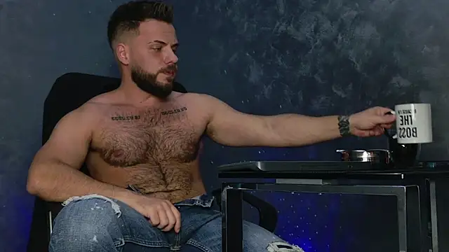 juliusmasters online show from November 30, 2025, 8:09 pm