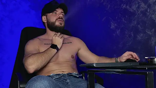 juliusmasters online show from December 18, 2025, 9:18 pm