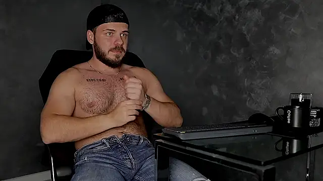 juliusmasters online show from November 3, 2025, 7:50 pm