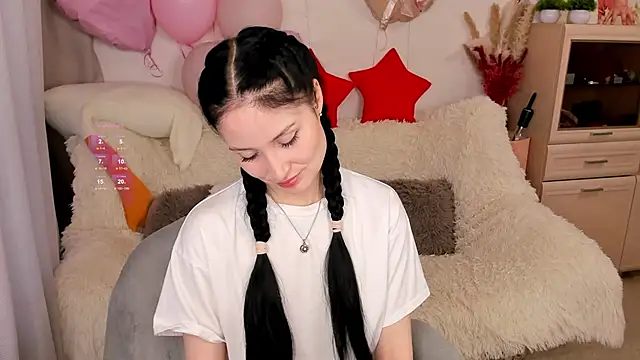 Snapshot of LisaMooore chatting on February 13, 2026, 4:23 am LisaMooore online show from February 13, 2026, 4:23 am