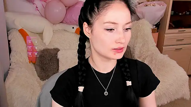 Snapshot of LisaMooore chatting on February 7, 2026, 11:18 am LisaMooore online show from February 7, 2026, 11:18 am