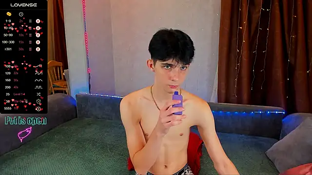 Snapshot of Aaron_Boom chatting on October 10, 2025, 9:37 pm Aaron Boom online show from October 10, 2025, 9:37 pm