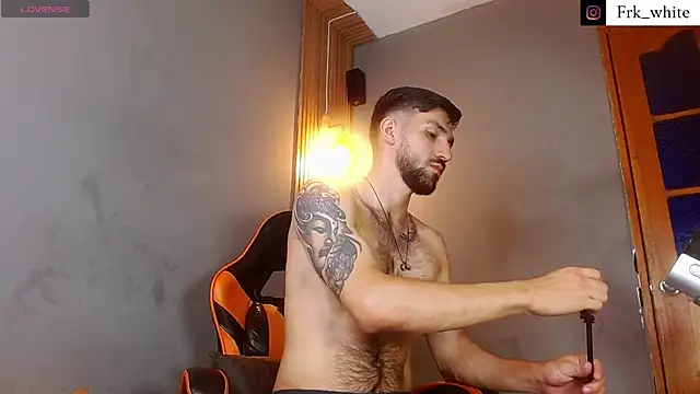 Snapshot of Mr_WhiteCock chatting on April 14, 2026, 10:04 pm Mr WhiteCock online show from April 14, 2026, 10:04 pm