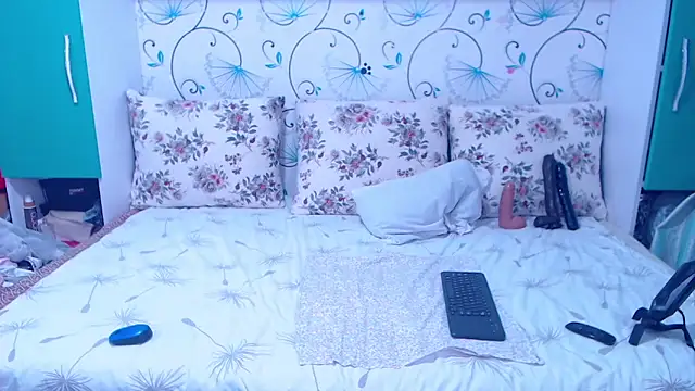 demiemorre online show from November 14, 2025, 5:11 am