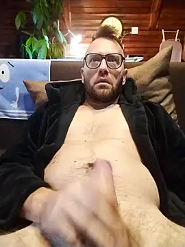 tomee83 online show from October 6, 2025, 6:03 am