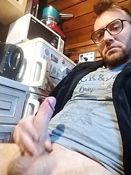 tomee83 online show from October 1, 2025, 5:12 am