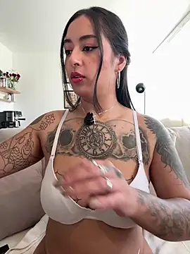 Rae Lil White online show from May 14, 2026, 7:22 pm