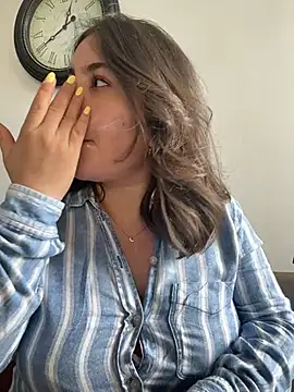 Snapshot of sukhakunis1 chatting on February 19, 2026, 5:43 pm sukhakunis1 online show from February 19, 2026, 5:43 pm