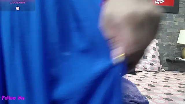 dayadubey  online show from January 8, 2026, 11:38 am