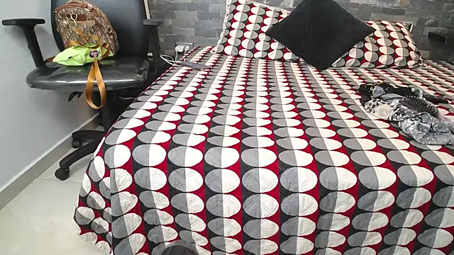 dayadubey  online show from October 13, 2025, 10:06 am