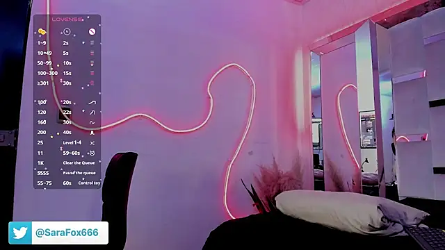 Sara Foxx1 online show from April 16, 2026, 9:39 pm