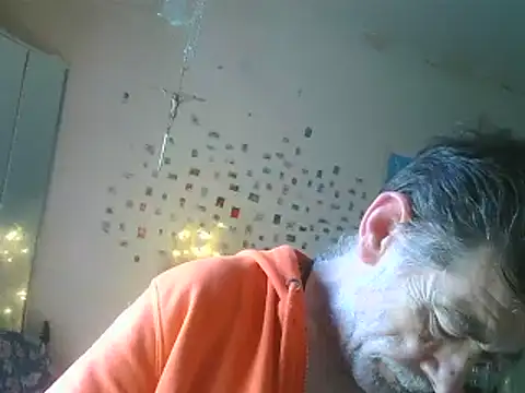 Snapshot of DaddyQuimHot chatting on February 6, 2025, 9:53 am DaddyQuimHot online show from February 6, 2025, 9:53 am