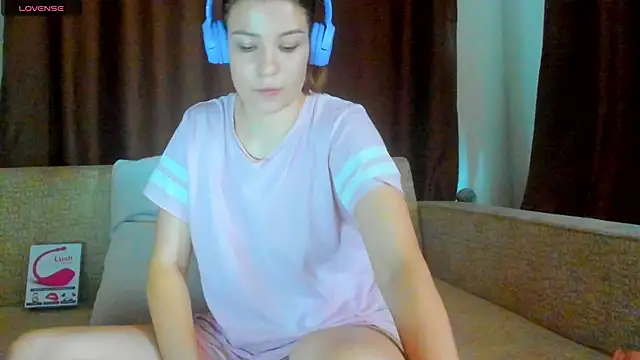 Snapshot of Leila_purr18 chatting on September 29, 2025, 7:48 am Leila purr18 online show from September 29, 2025, 7:48 am